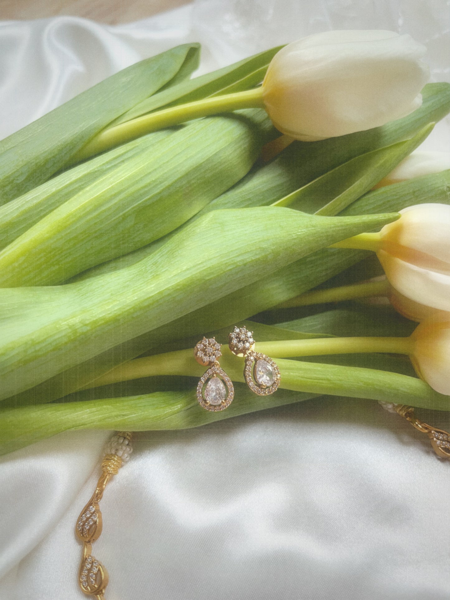 Petal Diamond Inspired Necklace Set