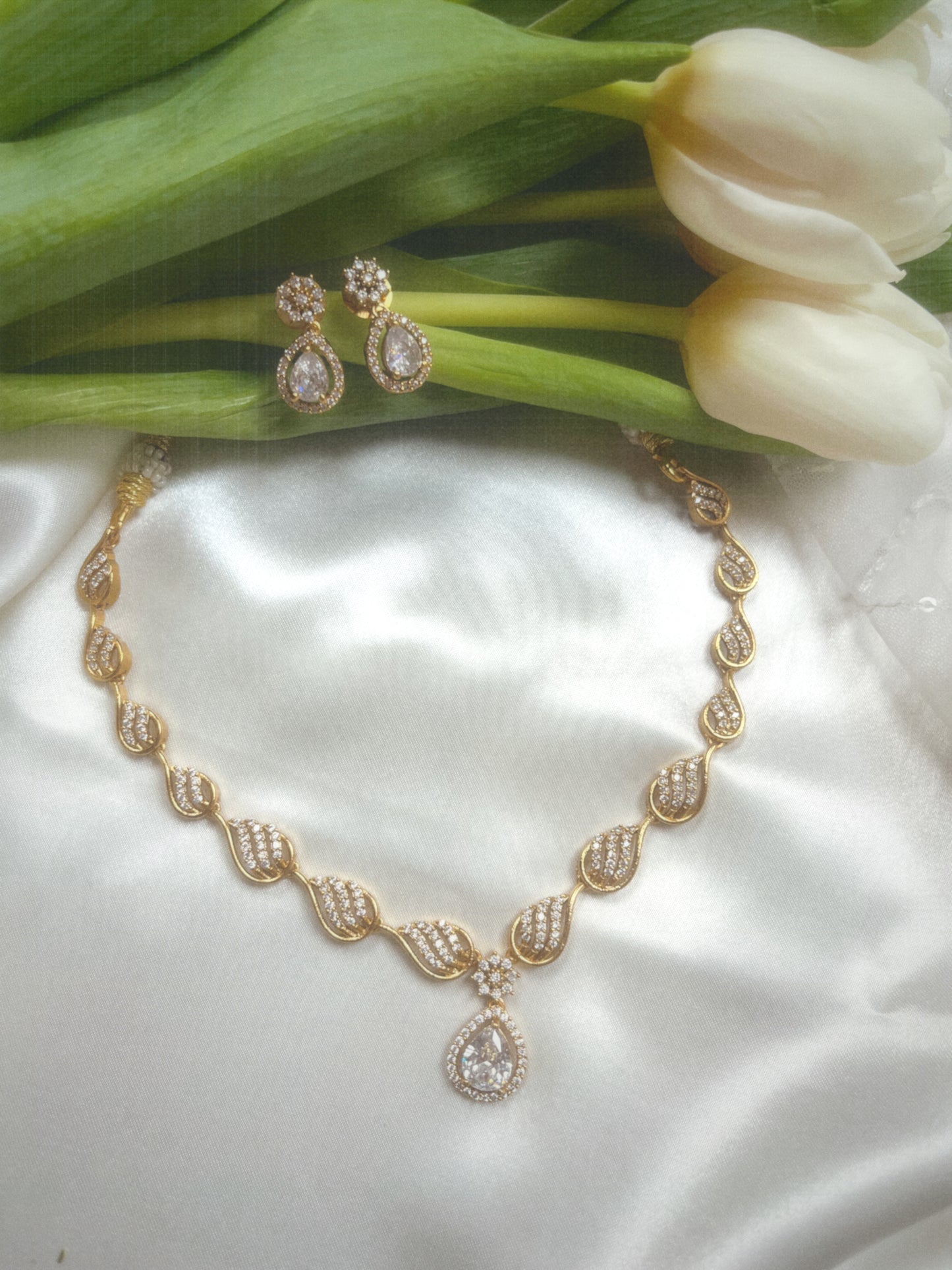 Petal Diamond Inspired Necklace Set