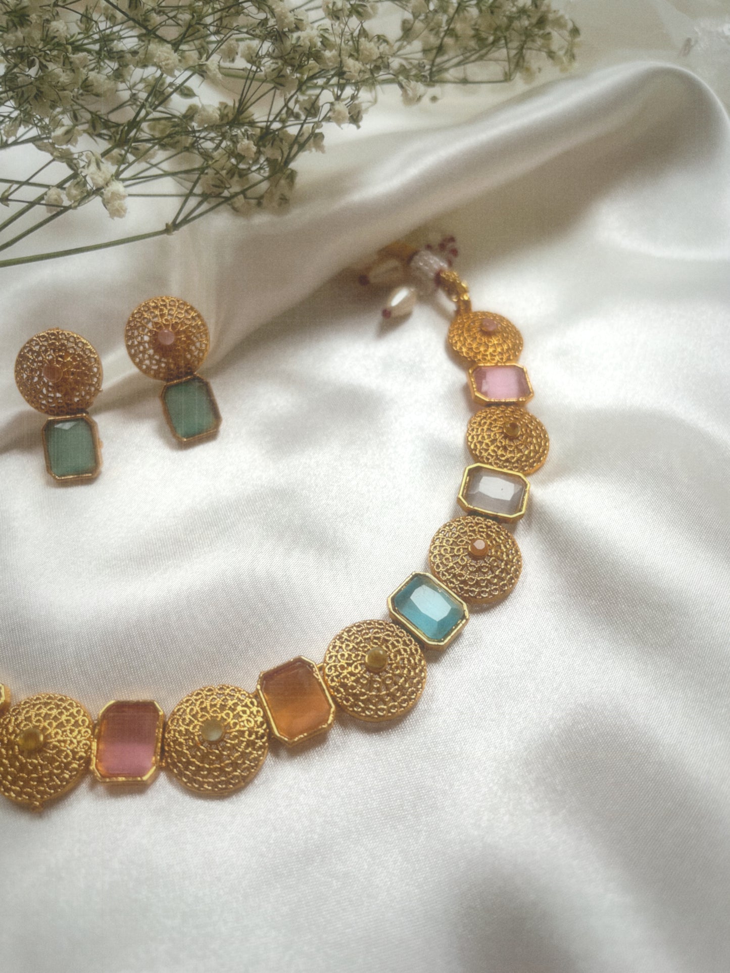 Multicolour Gold Necklace Set